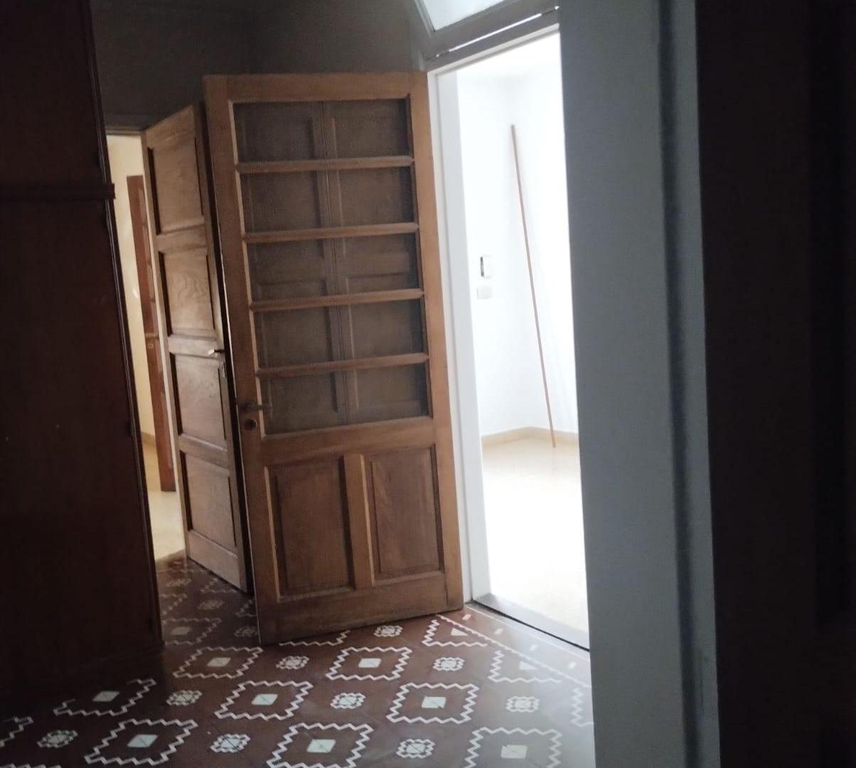 Foto de VENTA 2 CASAS Y UN DEPARTAMENTO EN TANDIL, imagen 3