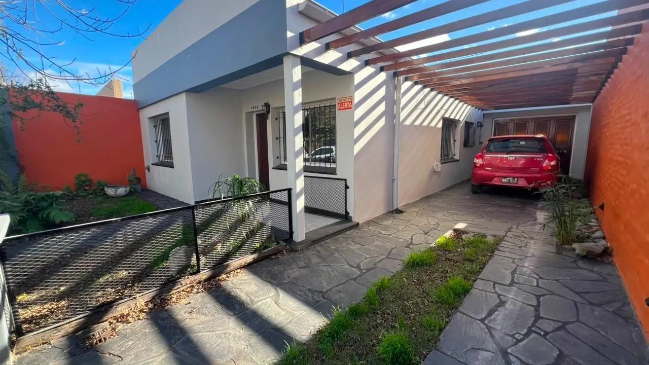 VENTA DE CASA DE 3 HABITACIONES, MITRE AL 1500 2