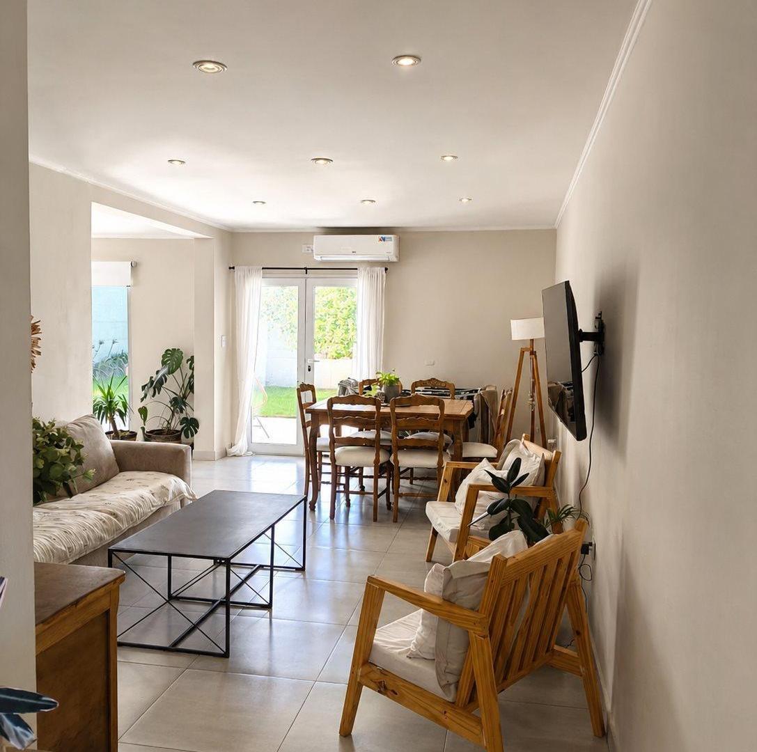 Foto de HERMOSA CASA EN VENTA 2 DORMITORIOS, imagen 4