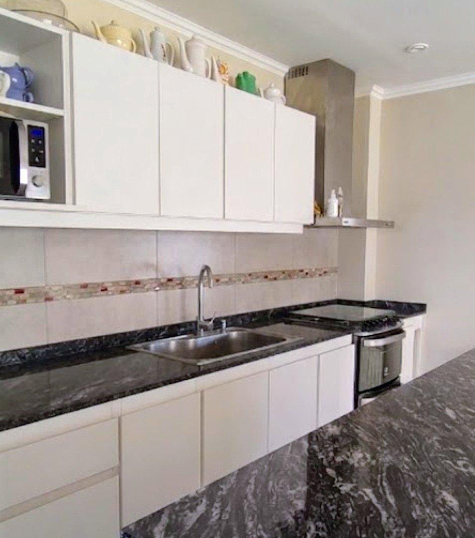 Foto de VENTA CASA 4 DORMITORIOS EN TANDIL, imagen 3