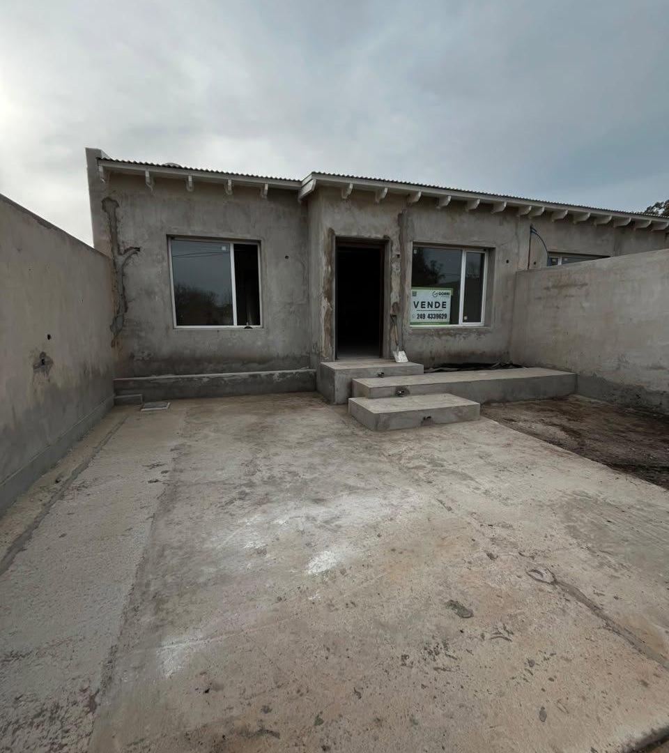 Foto de VENTA DE CASA A ESTRENAR 2 DORMITORIOS EN TANDIL, imagen 2
