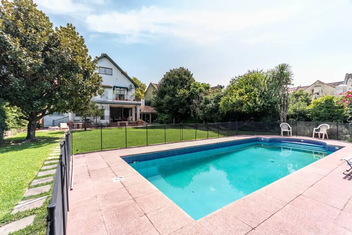 Venta casa de categoría 9 amb.Olivos - ACEPTA PERMUTA 5