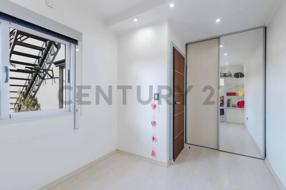 Ph Triplex 4 ambientes Piscina y terraza PERMUTA 4