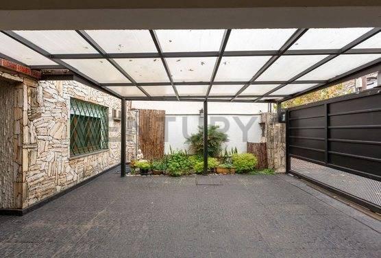Casa Multifamiliar 3 en 1  cochera patio FINANCIA