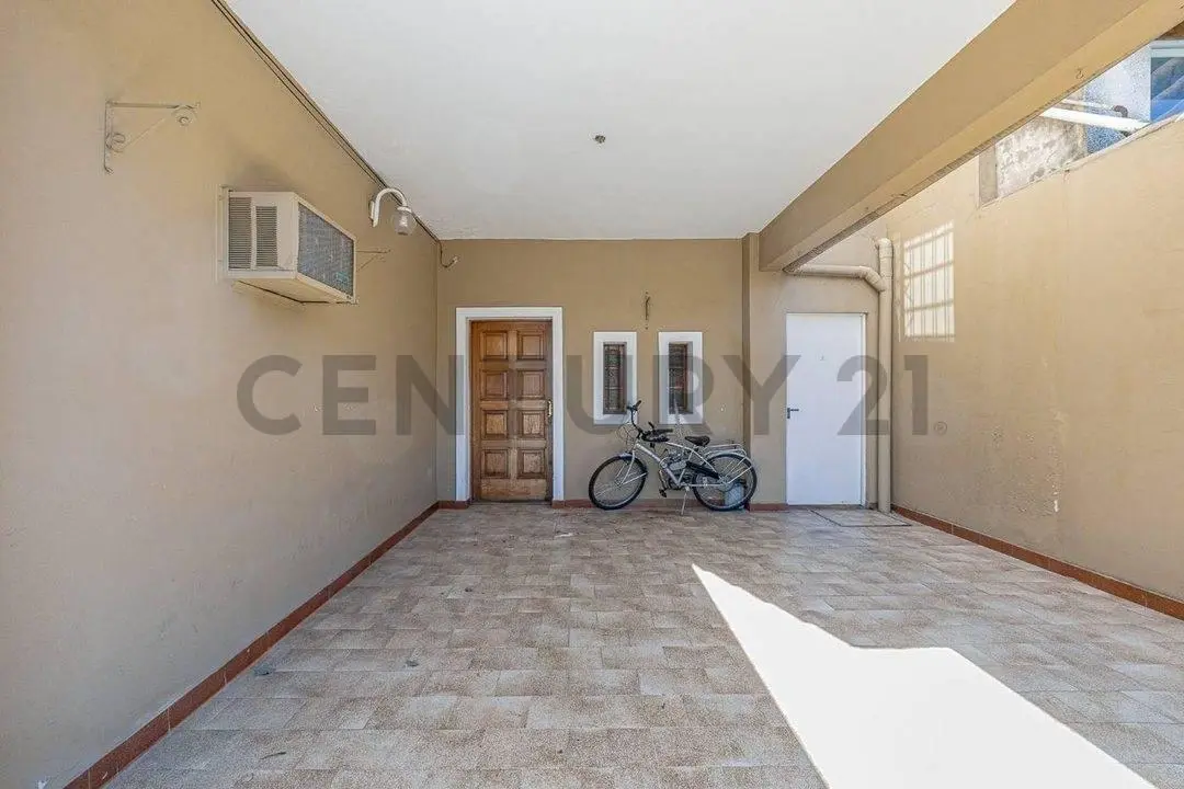 Hermoso PH 3 ambientes con patio y cochera Haedo 5