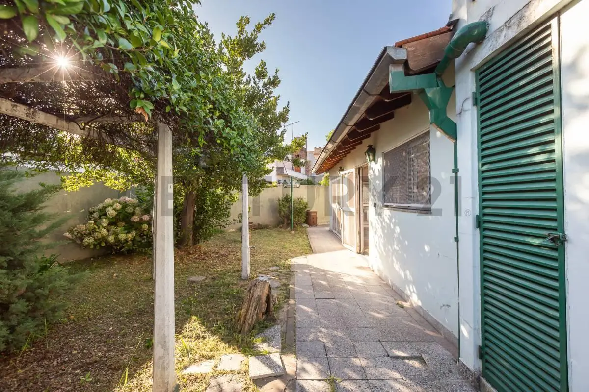 Casa 4 amb c/jardín, quincho y garage Villa Bonich. Permuta - Posibilidad Financiación 3