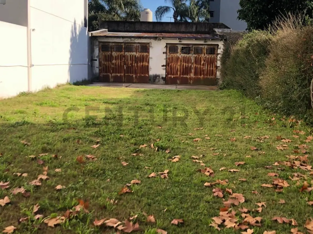 Lote de 300 m2 en Villa Maipú, ideal desarrollo. Permuta 4