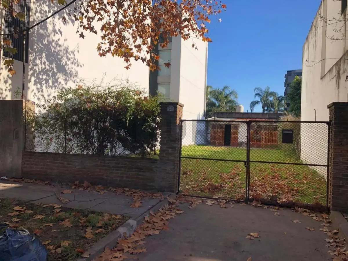 Lote de 300 m2 en Villa Maipú, ideal desarrollo. Permuta 3