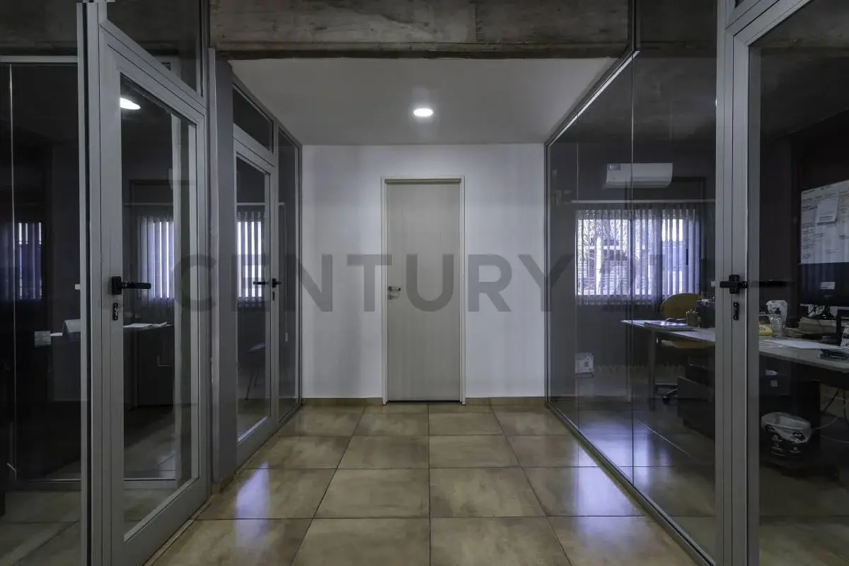 Oportunidad!!! 3 ambientes + espacio de coworking ideal empresa 5