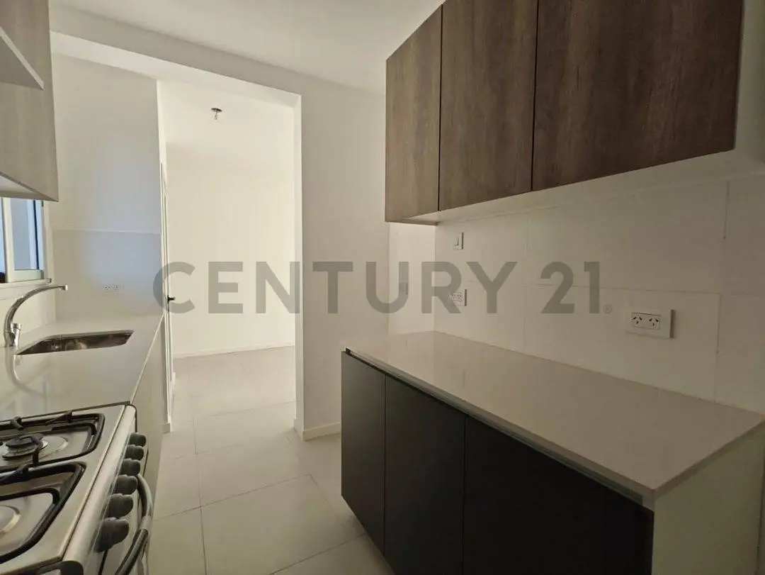 VENTA DEPTO 2 AMBIENTES CON BALCON PERMUTA 3