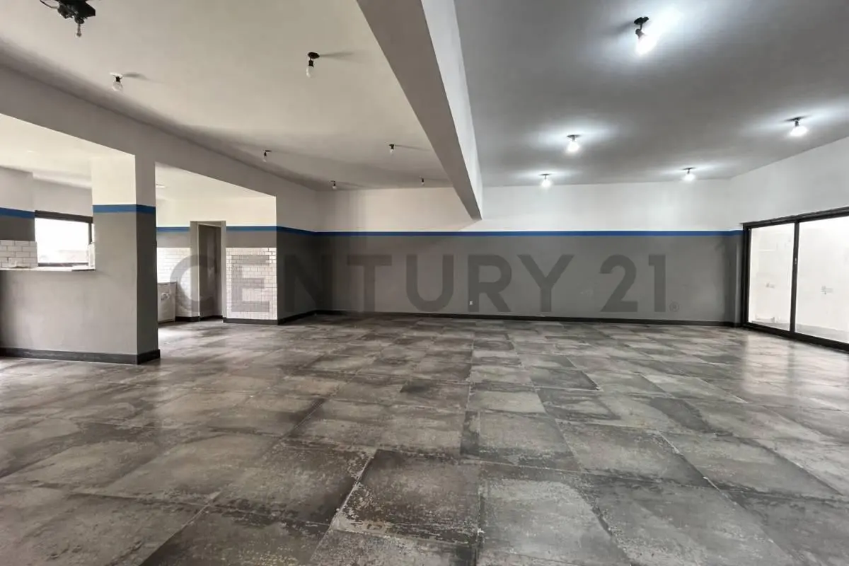 VENTA LOCAL ZONA COMERCIALA ESTRENAR S.LUGARES 4
