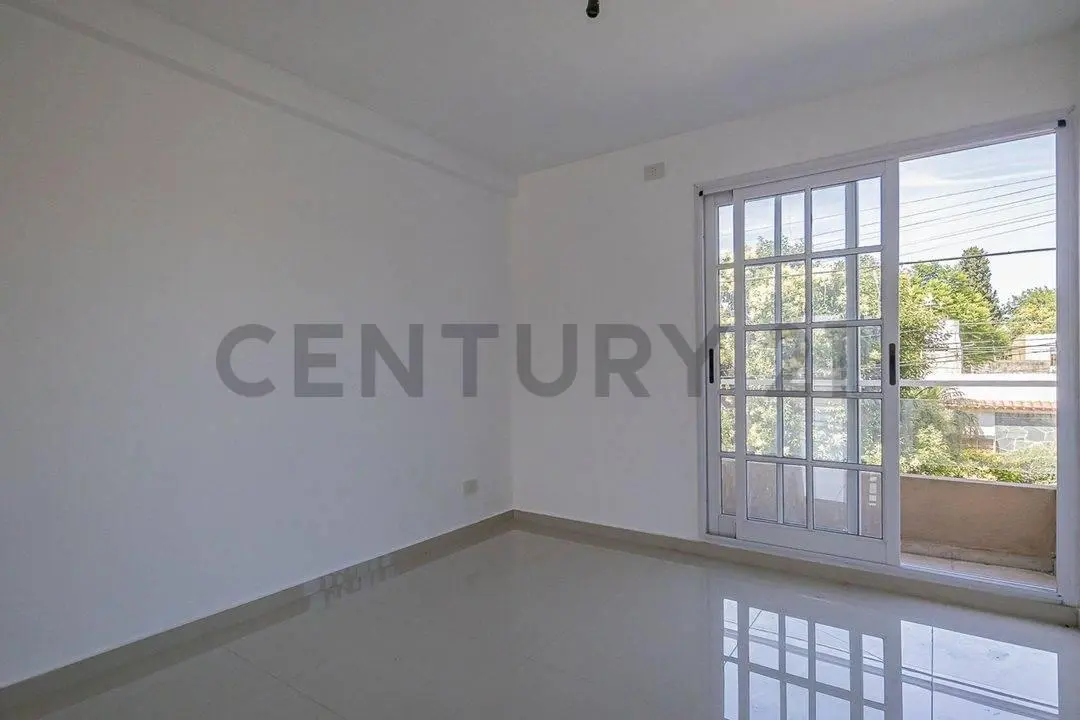 VENTA DEPTO 3 AMB CON COCHERA HURLINGHAM PERMUTA 5
