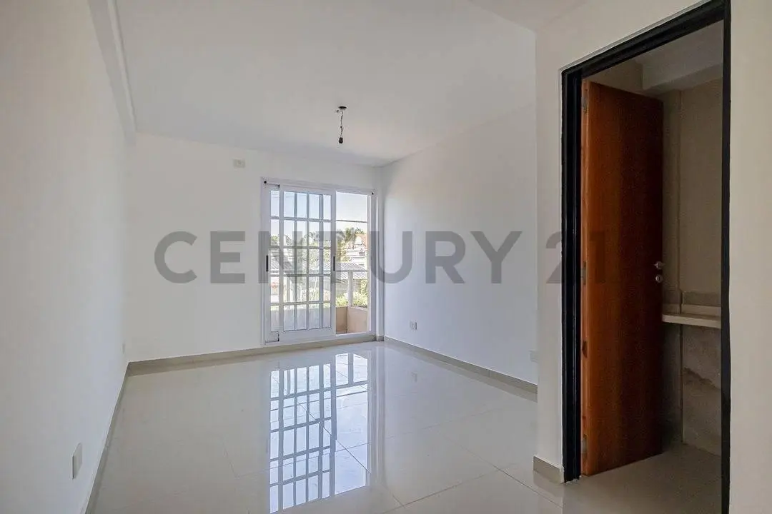 VENTA DEPTO 3 AMB CON COCHERA HURLINGHAM PERMUTA 3