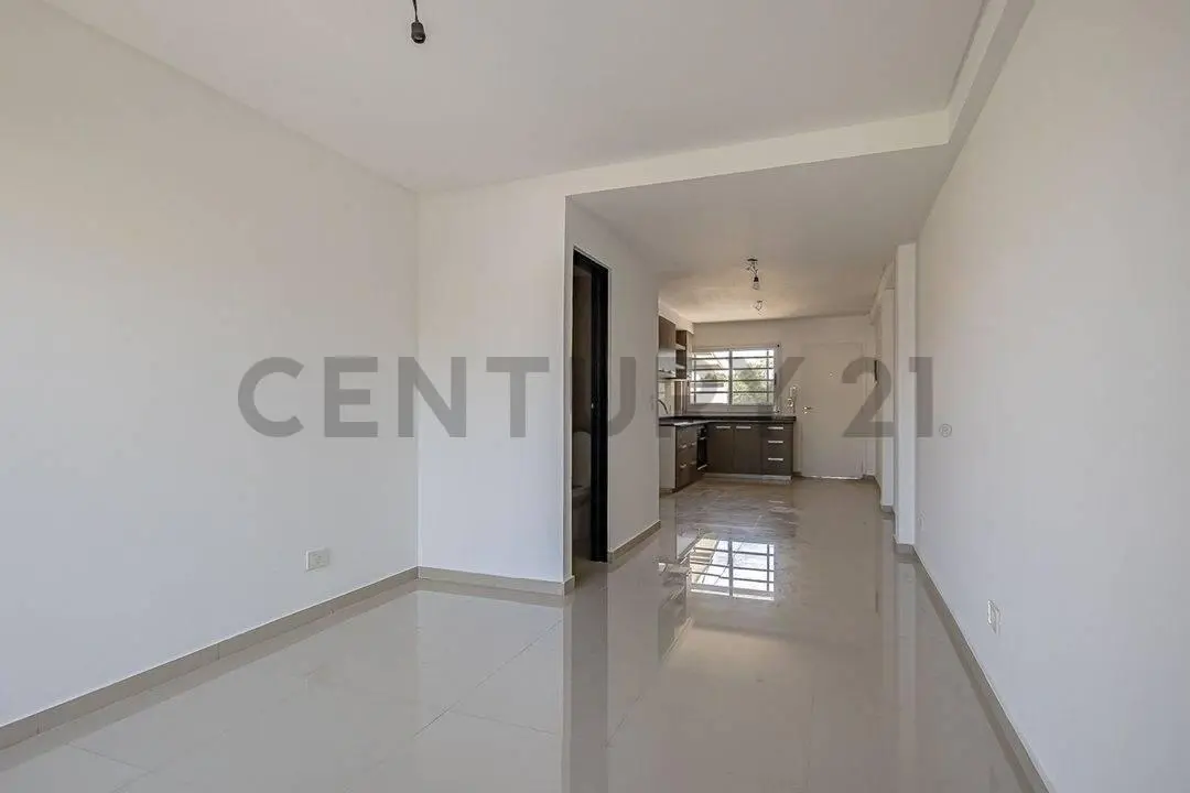 VENTA DEPTO 3 AMB CON COCHERA HURLINGHAM PERMUTA 4