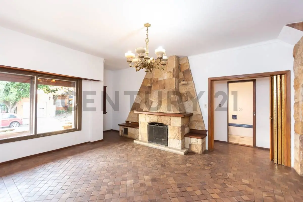 VENTA ACEPTA PERMUTA CASA 4 AMBIENTES CIUDAD JARDIN 5