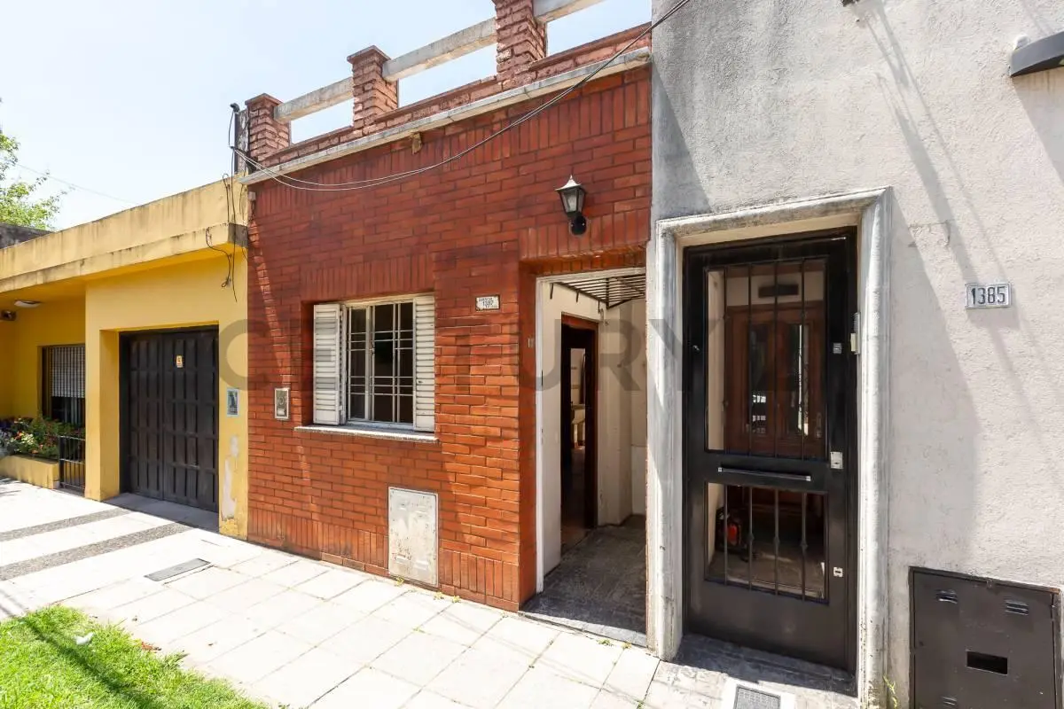 Venta Permuta Casa 2 Ambientes a Reciclar - Lourdes 4