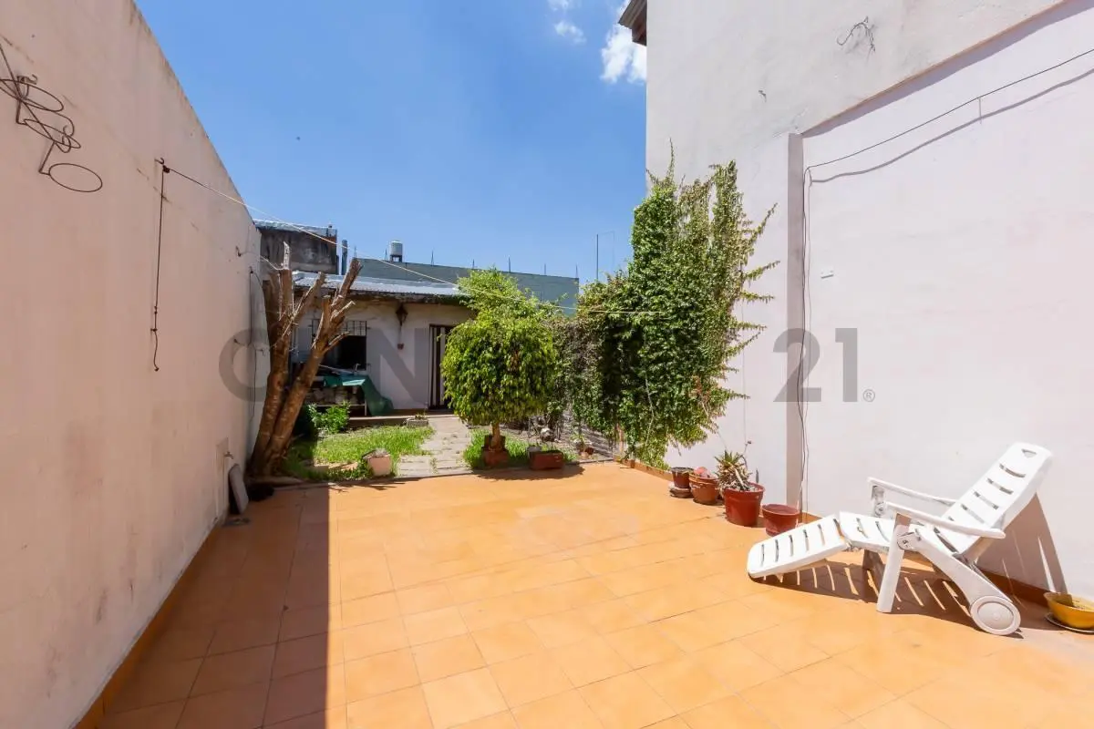 Venta Permuta Casa 2 Ambientes a Reciclar - Lourdes 2