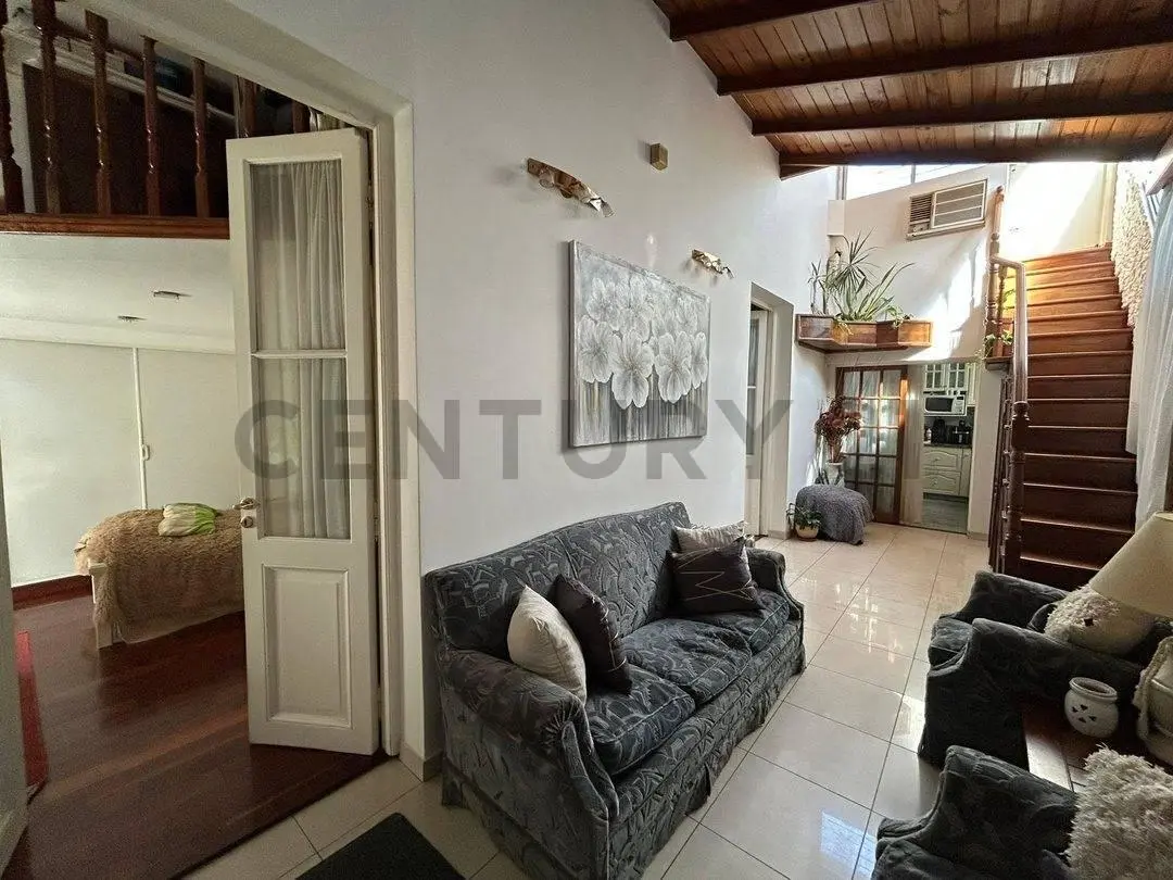 VENTA PH 3 AMB CON COCHERA EN CASEROS PERMUTA 4