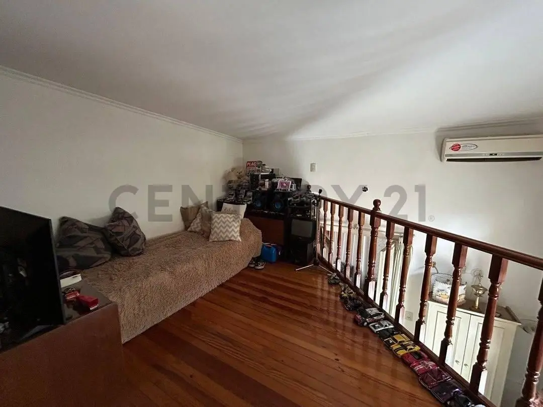 VENTA PH 3 AMB CON COCHERA EN CASEROS PERMUTA 5