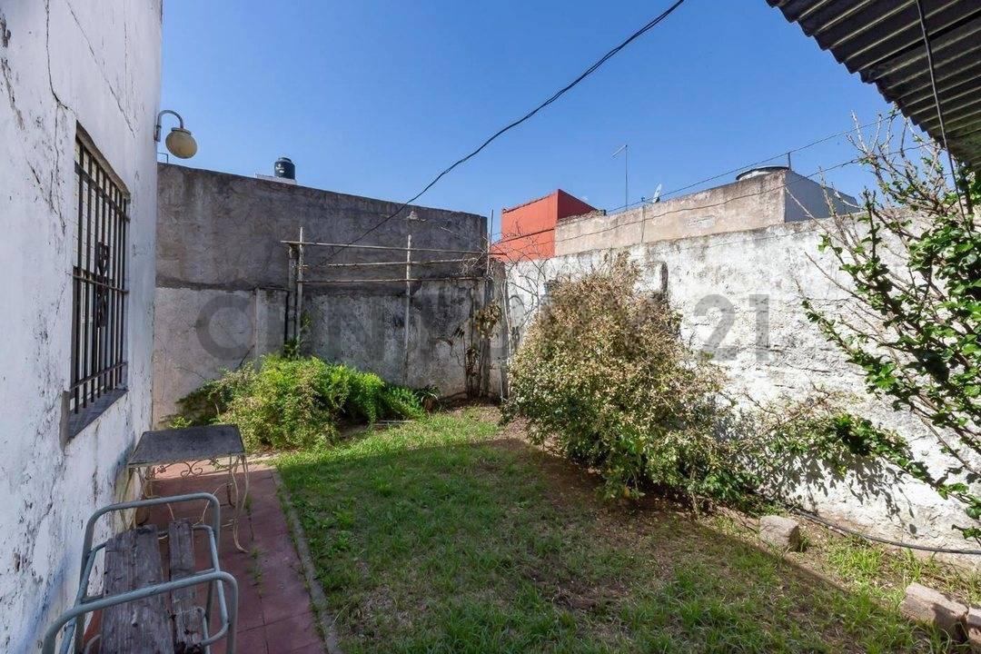 VENTA PH 3 AMB CON PATIO- CASEROS- PERMUTA