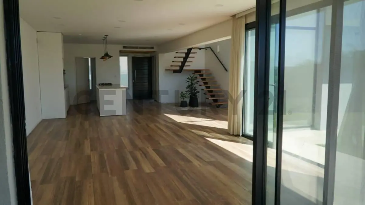 VENTA ACEPTA PERMUTA CASA 4AMBIENTES SAN SEBASTIAN 5