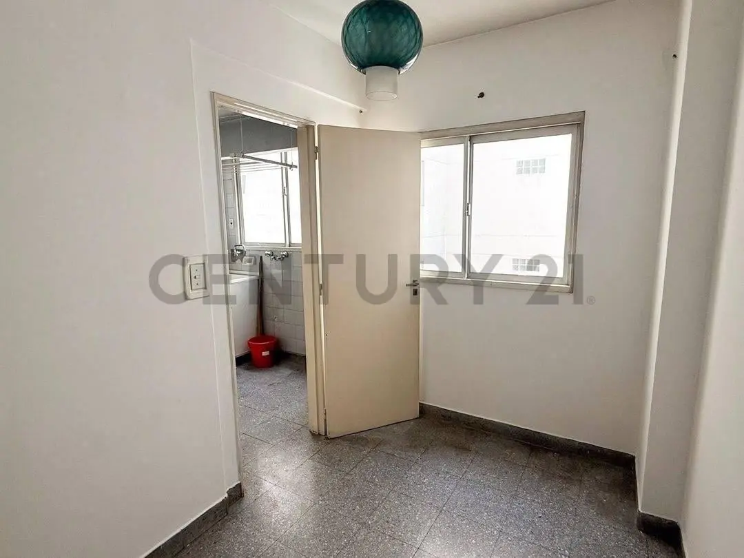 Oportunidad Venta Piso Flores 5 ambientes 3