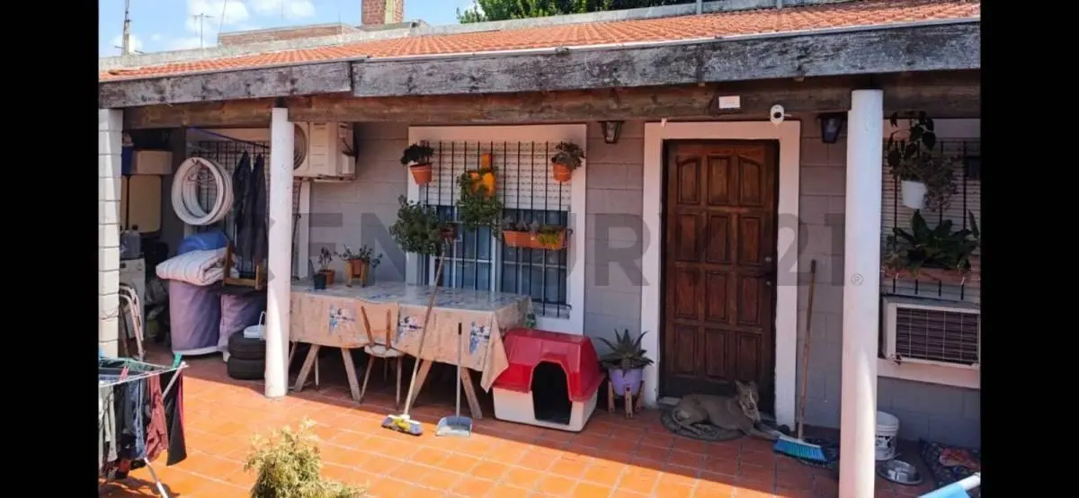 Venta Lote con casa - Martin Coronado. acepta permuta 2