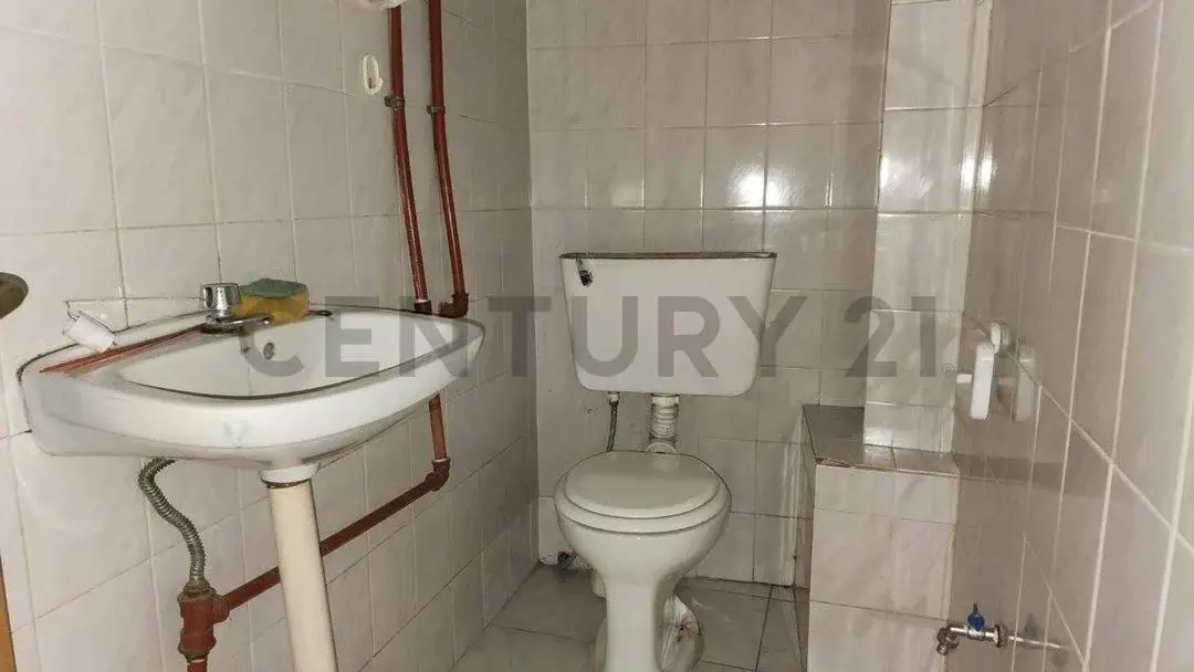 VTA LOCAL COMERCIAL CASEROS PERMUTA 4