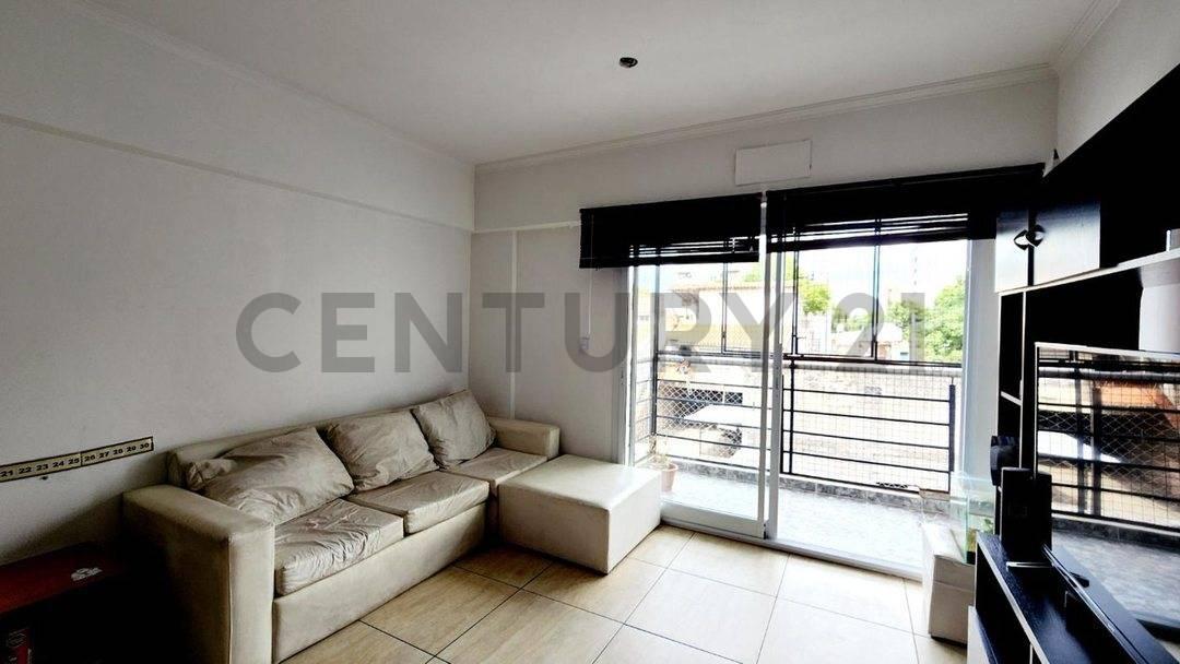 VTA DPTO 3 AMB DOBLE BALCON CASEROS PERMUTA