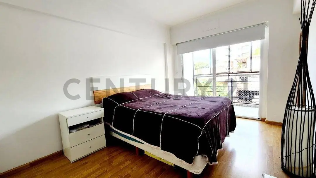 VTA DPTO 3 AMB  DOBLE BALCON CASEROS PERMUTA 3