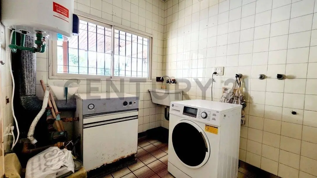 VENTA CASA 4 AMB V. SARMIENTO APTO CREDITO PERMUTA 5