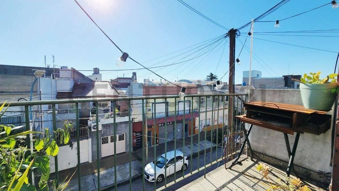 VTA DEPTO 3 AMB BALCON CASEROS PERMUTA