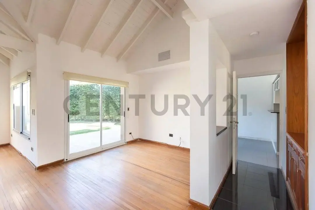 VENTA CASA 5 AMB COUNTRY BANCO PROVINCIA -PERMUTA 4