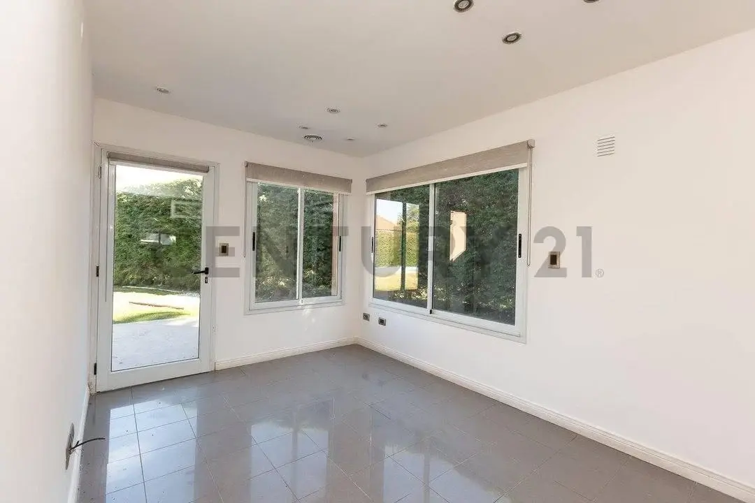 VENTA CASA 5 AMB COUNTRY BANCO PROVINCIA -PERMUTA 5