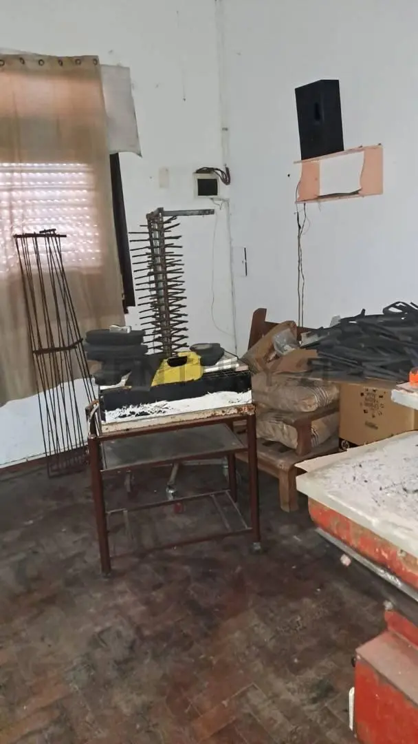 Venta Casa + Deposito, Permuta, BAJO DE PRECIO 5