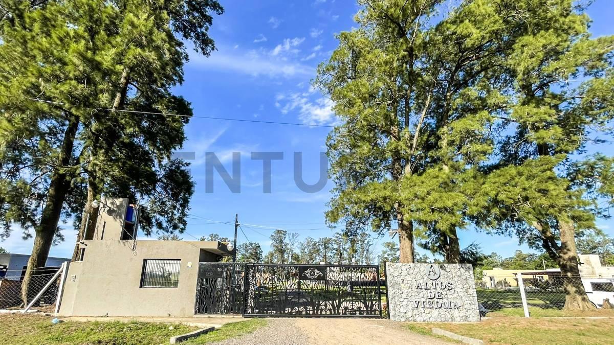 Casa Quinta en Venta en Altos de Viedma | Lote Amplio, Piscina y Entorno Natural