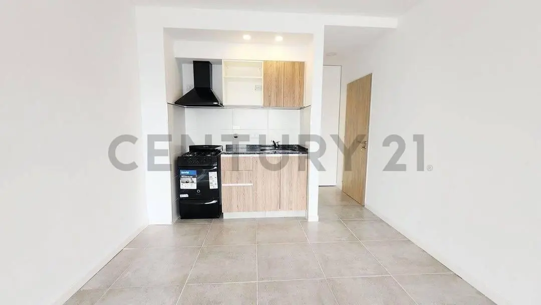 VENTA MONOAMBIENTE CON BALCON CASEROS-PERMUTA 2