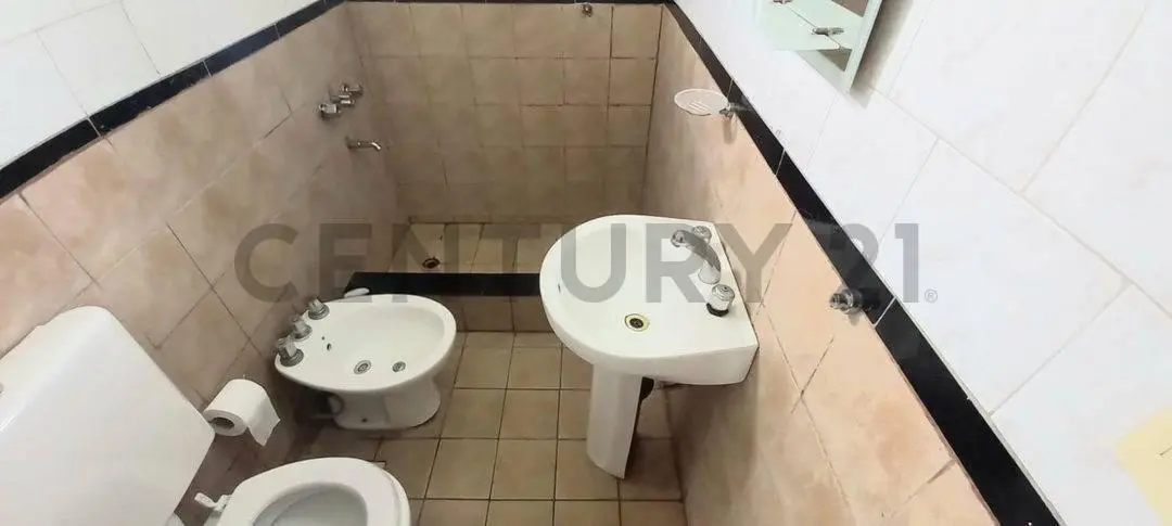 VENTA PH 2 AMB. CASEROS APTO CRÉDITO - PERMUTA 5