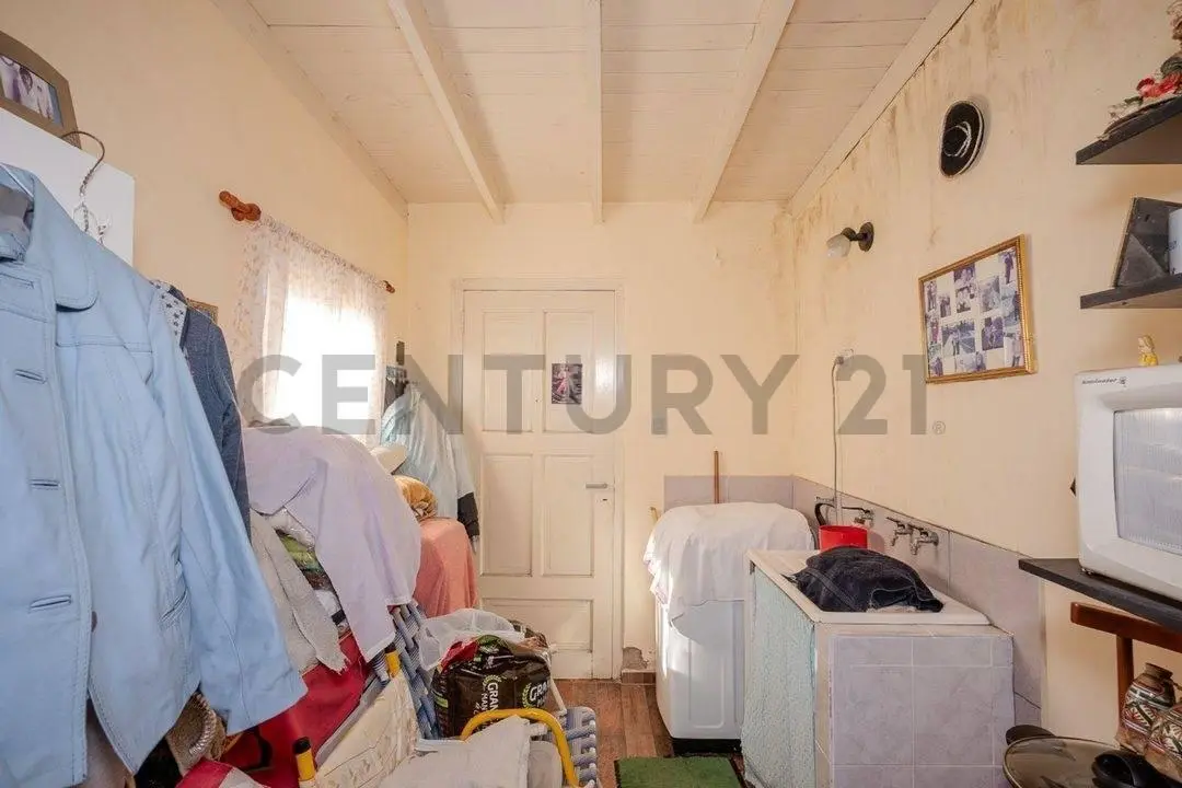 VENTA CASA 3 AMB. LOTE 400M2 VILLA TESEI - PERMUTA 5