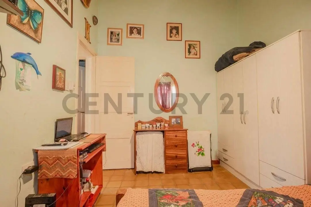VENTA CASA 3 AMB. LOTE 400M2 VILLA TESEI - PERMUTA 4