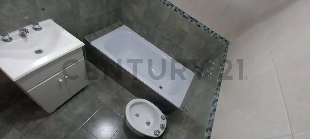 VENTA DEPTO 2 AMB CON AMENITIES - CASEROS- PERMUTA 5
