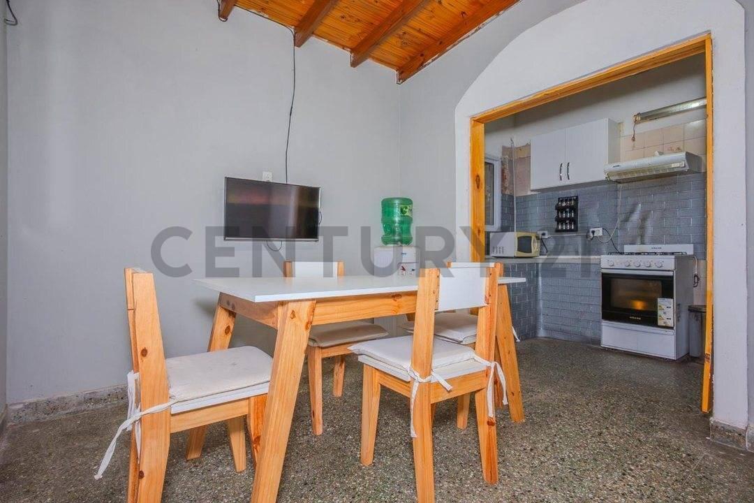 Foto de VENTA PH 5 AMB COCH Y PATIO V. SARMIENTO - PERMUTA, imagen 3