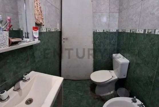 Venta casa dos ambientes sobre lote propio 2