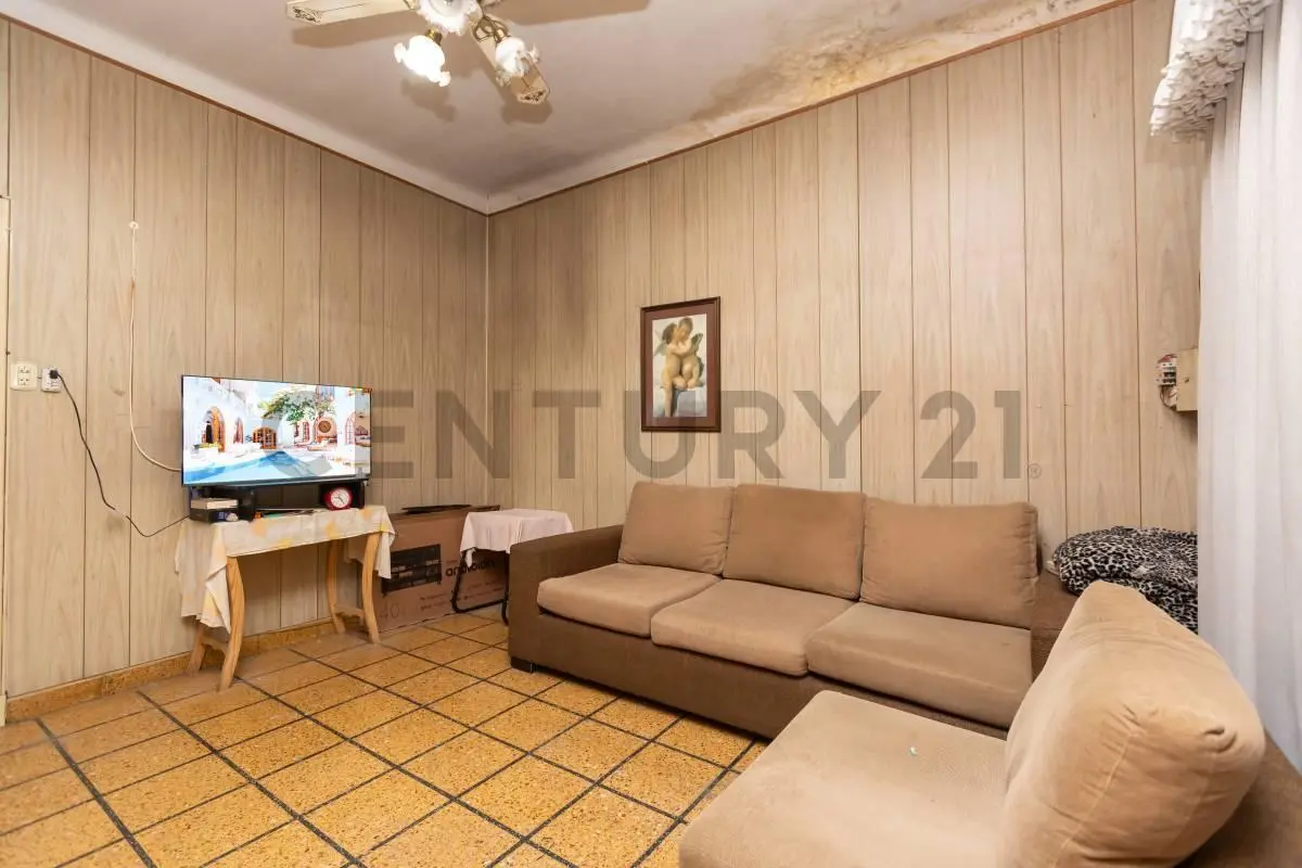 Venta Casa principal de 3 amb + dpto 2 amb - M. Coronado - ACEPTA PERMUTA 3