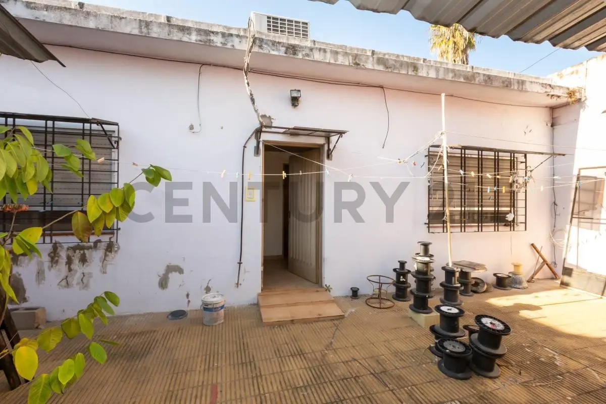 Venta Casa principal de 3 amb + dpto 2 amb - M. Coronado - ACEPTA PERMUTA 5