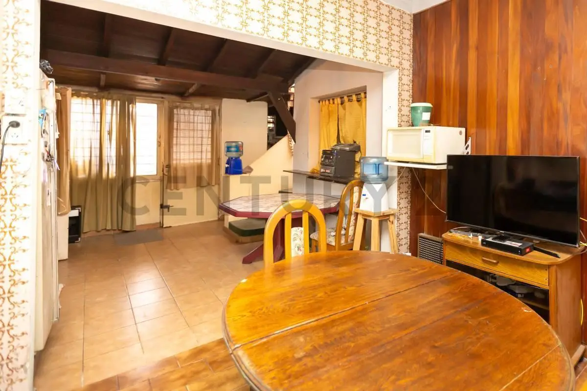 Venta Casa principal de 3 amb + dpto 2 amb - M. Coronado - ACEPTA PERMUTA 2
