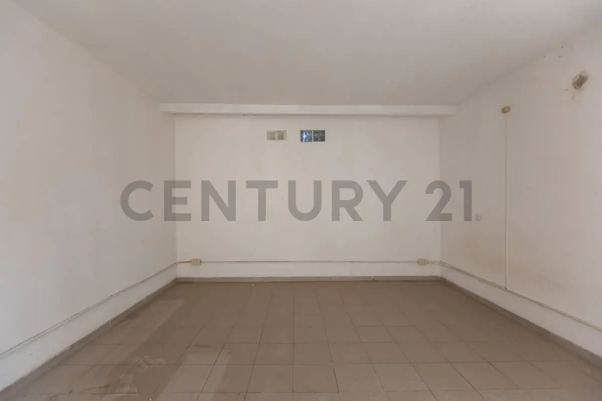 Propiedad ideal geriátrico, jardín o depósito – 11 unidades 4