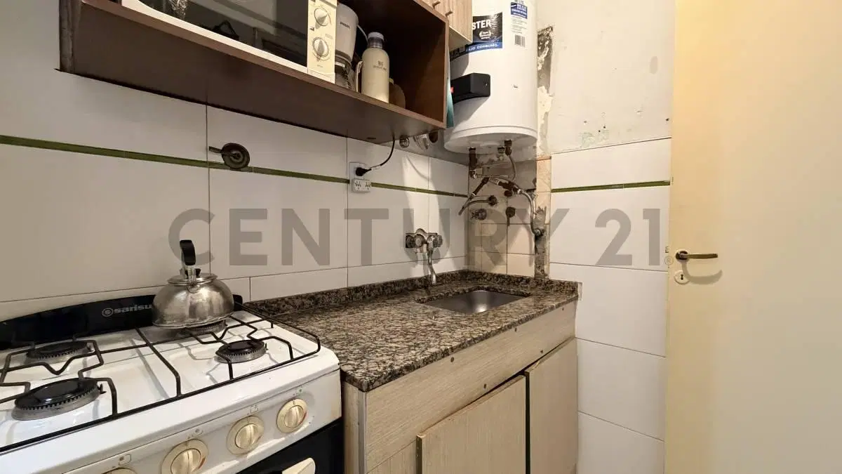 Venta ph 2 ambientes con patio barrio San Cristobal 4