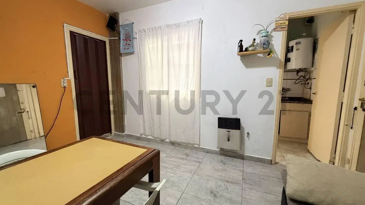Venta ph 2 ambientes con patio barrio San Cristobal 2