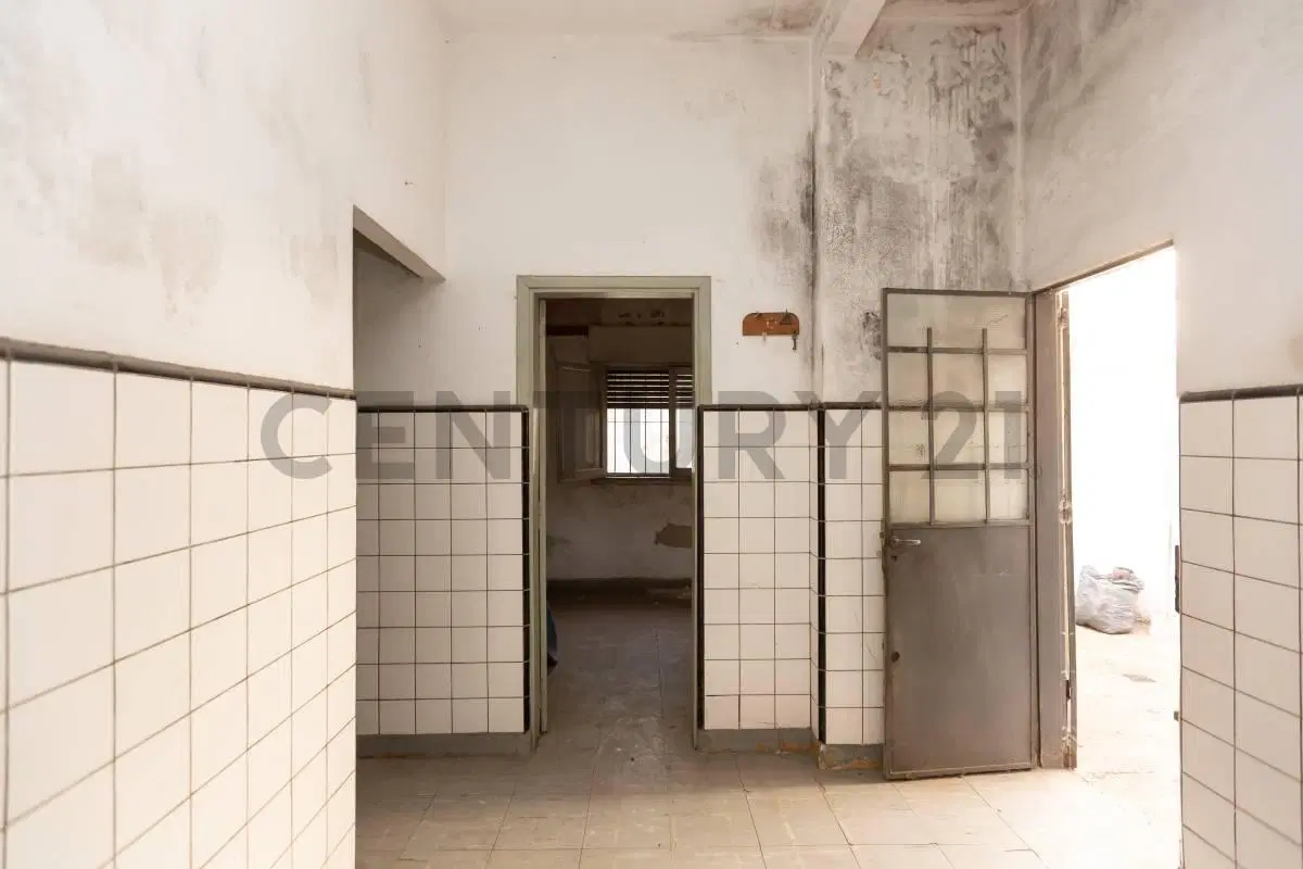 Venta Casa a refaccionar - PERMUTA -  OPORTUNIDAD. 2